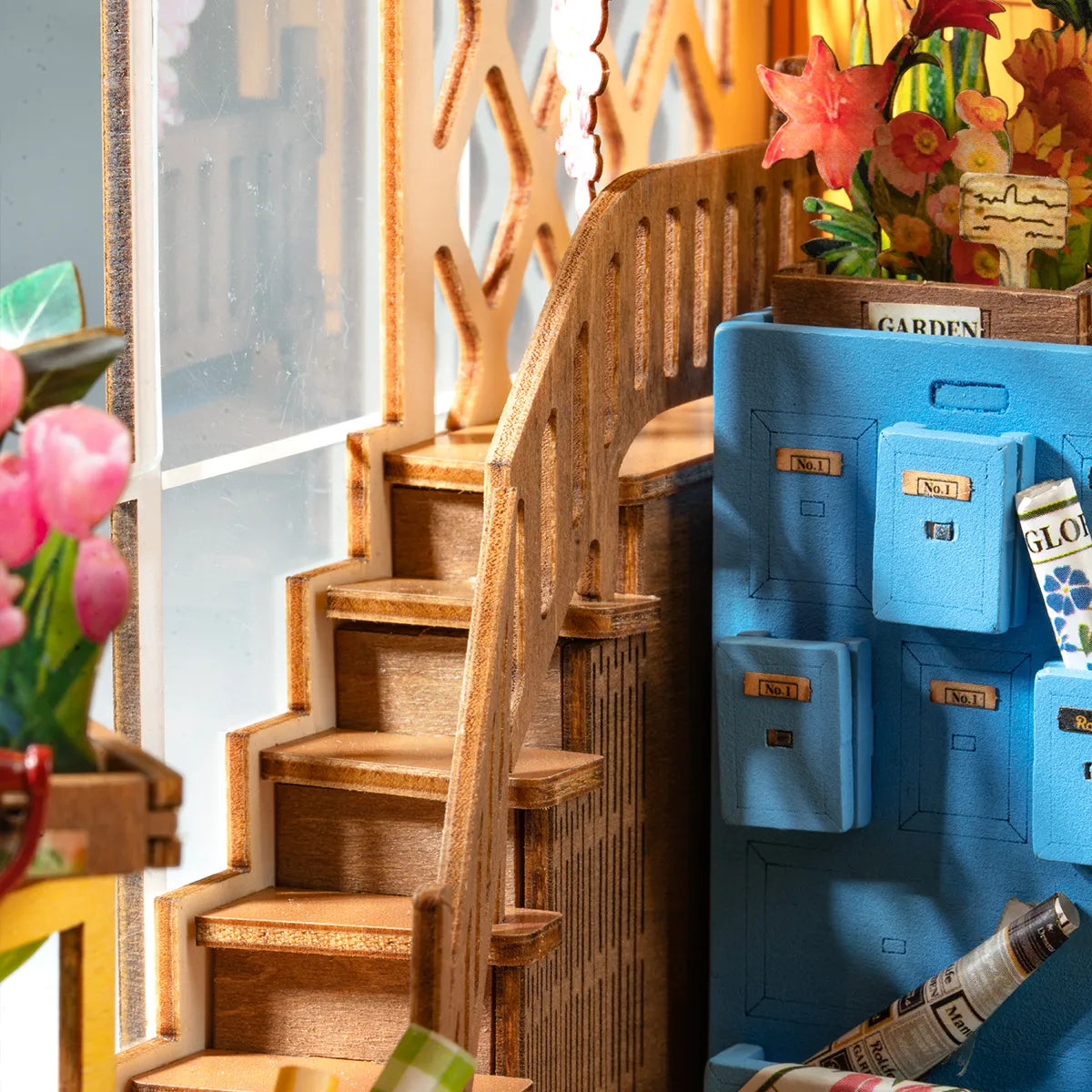 Holiday Garden House - Book Nook Shelf Insert 9145