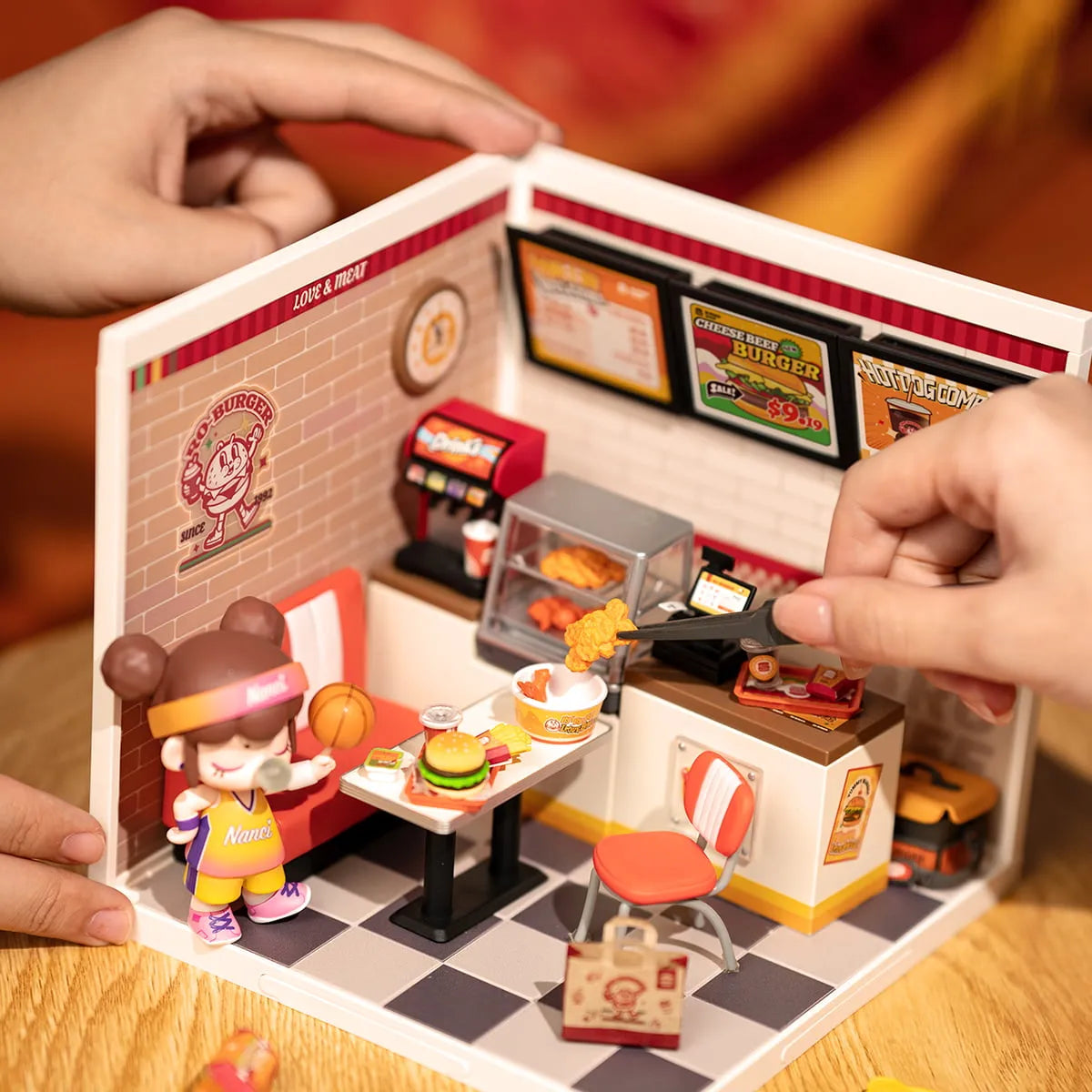 Yum Yum Burgers - DIY Miniature House 9480