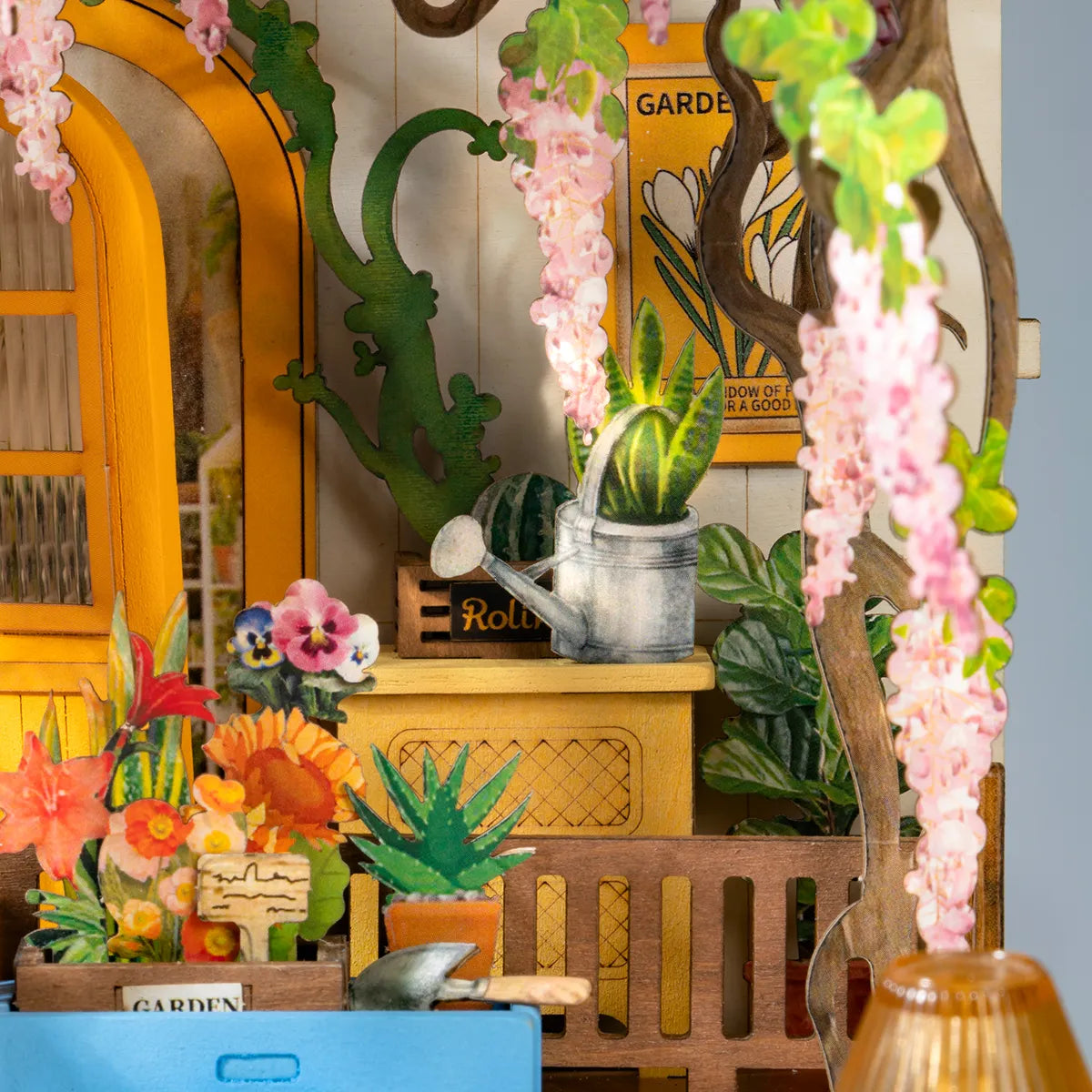 Holiday Garden House - Book Nook Shelf Insert 9145