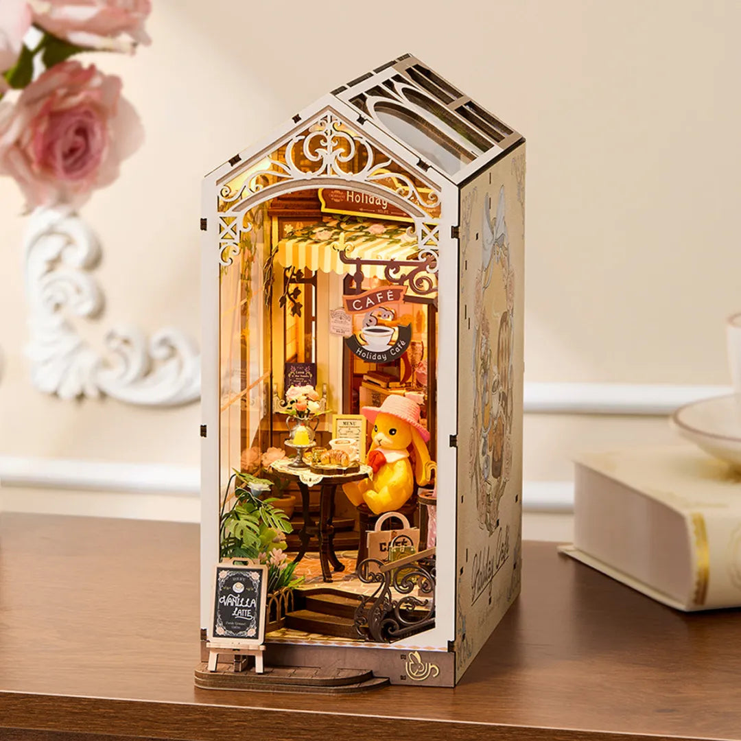 Holiday Cafe - Book Nook Shelf Insert 6167