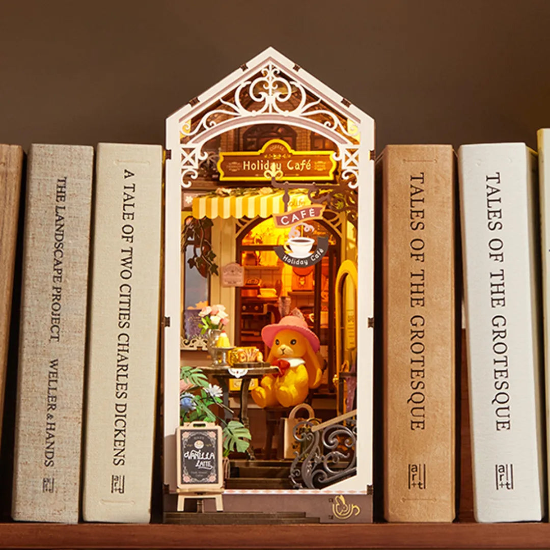 Holiday Cafe - Book Nook Shelf Insert 6167