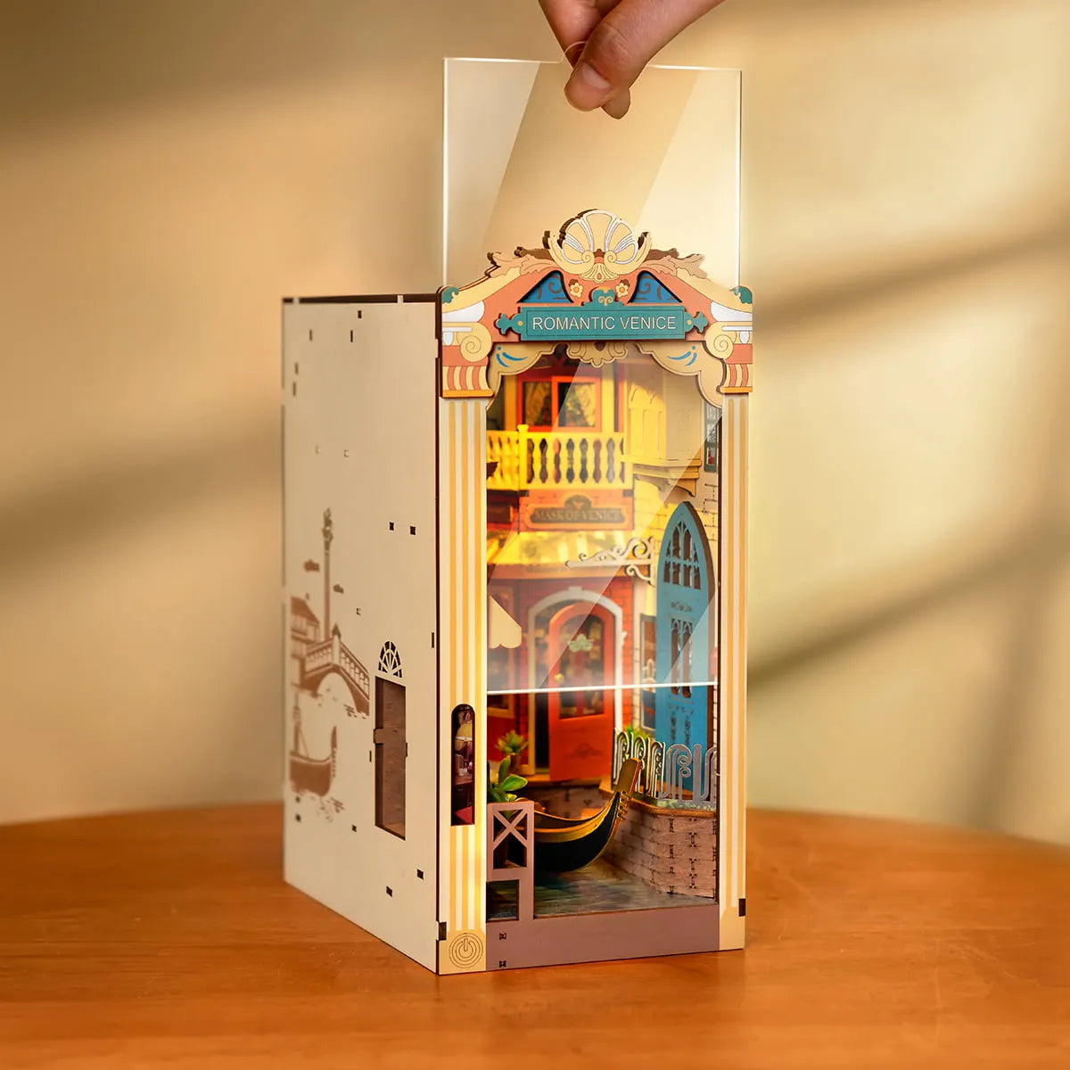 Romantic Venice - Book Nook Shelf Insert 1285