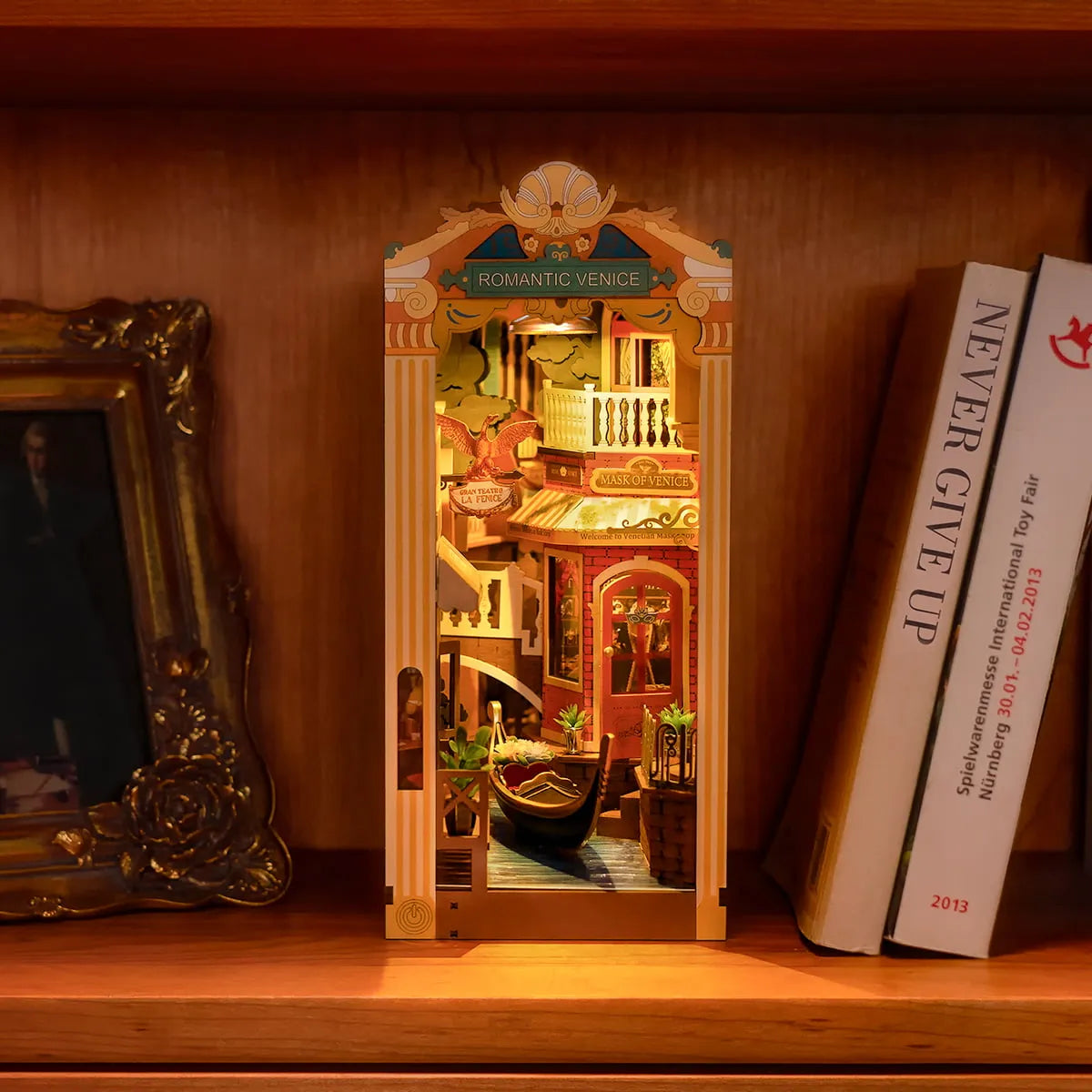 Romantic Venice - Book Nook Shelf Insert 1285